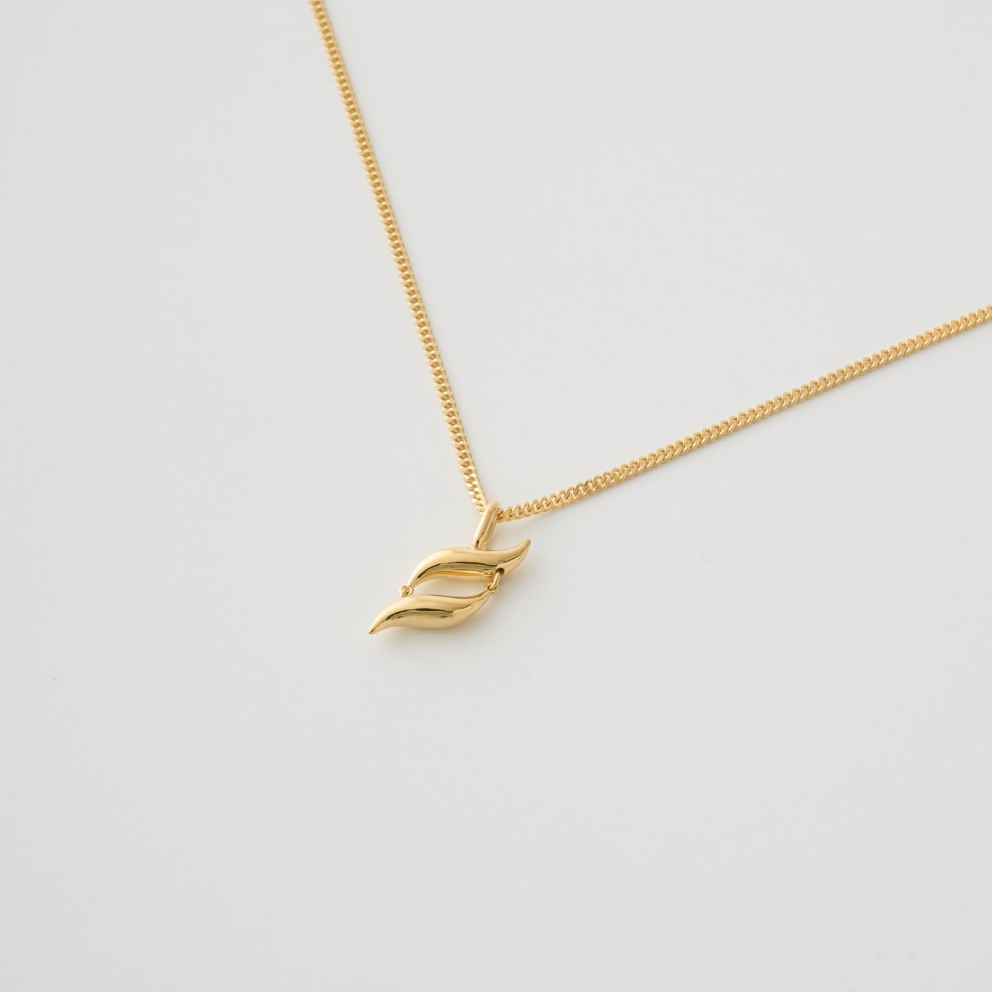 S LOGO SOFT NECKLACE